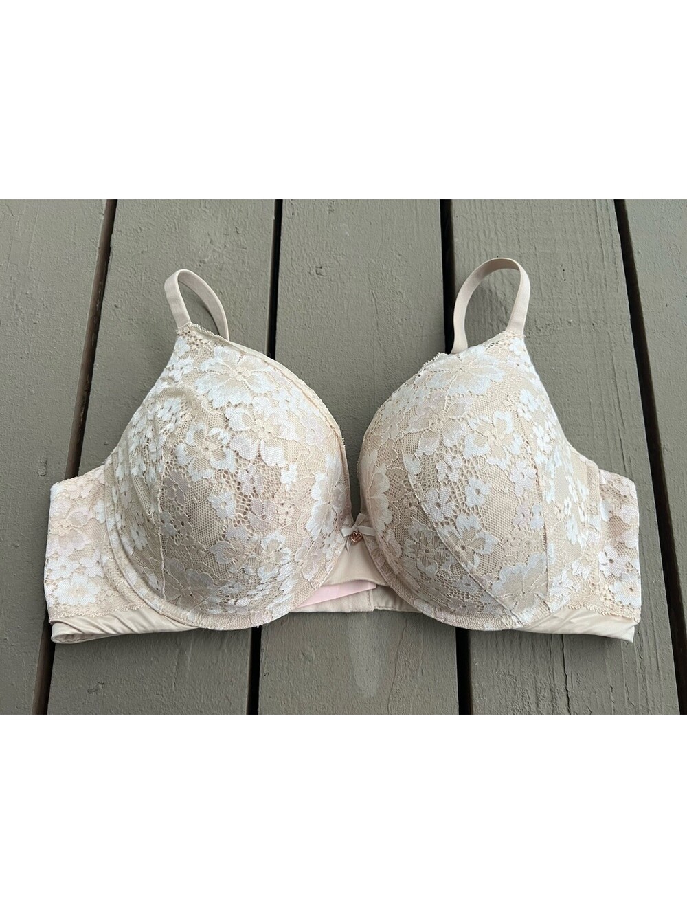 Victoria’s Secret 40 D Body By Victoria Perfect Shape Lace Beige Padded Bra